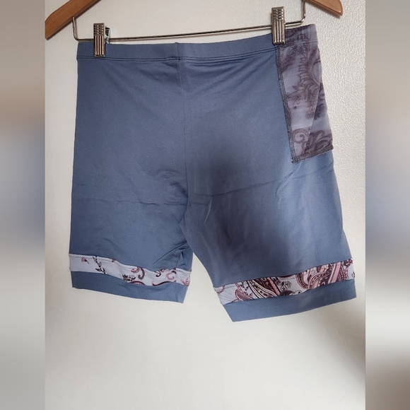 Blue and Pink Paisley Workout Set - Picture 10 of 10